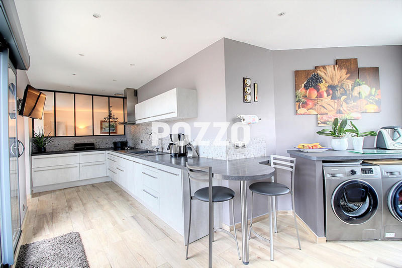 Maison - 286 m² - 7 pièces