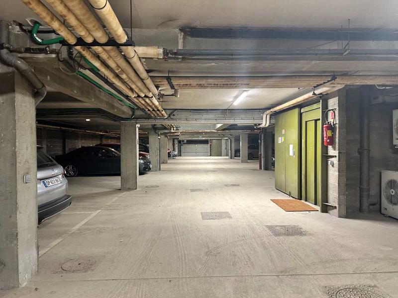 Local commercial - 215 m² - 7 pièces