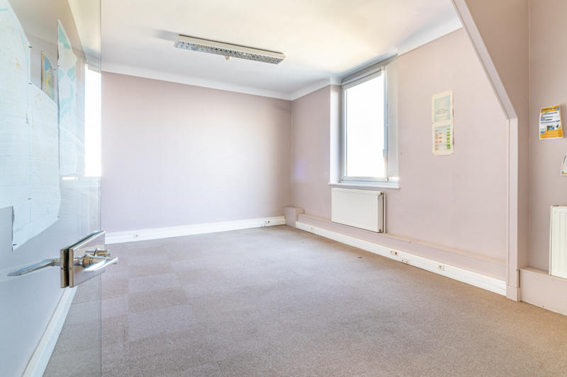 Immeuble - 2 619 m²