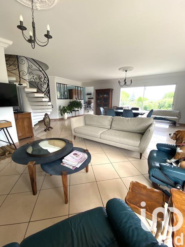 Maison - 196 m² - 6 pièces