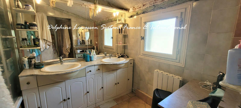 Maison - 260 m² - 8 pièces