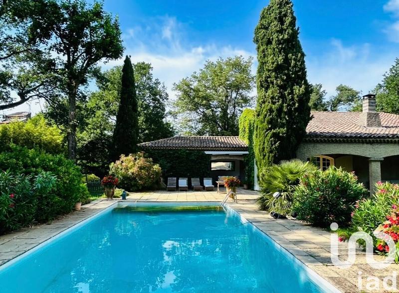 Maison - 240 m² - 7 pièces