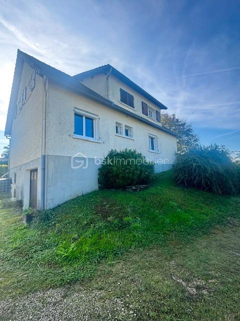 Maison de village - 165 m² - 11 pièces