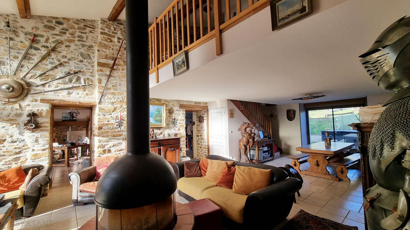 Maison - 267 m² - 8 pièces