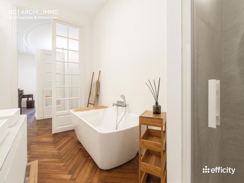 Appartement - 284 m² - 8 pièces