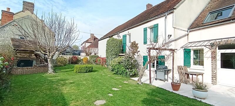 Longère - 255 m² - 9 pièces