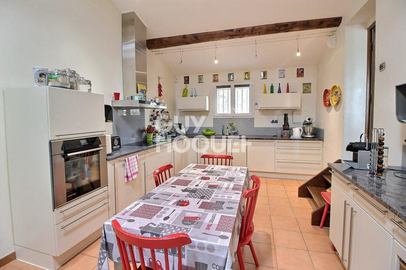 Maison - 230 m² - 10 pièces