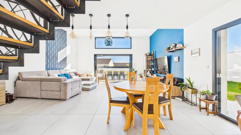 Maison - 138 m² - 6 pièces