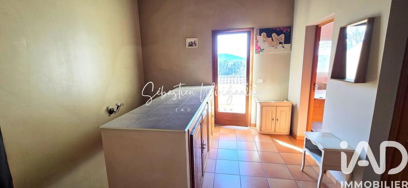 Maison - 186 m² - 7 pièces