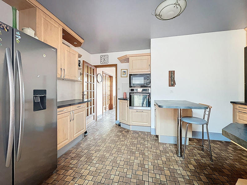 Maison - 215 m² - 10 pièces