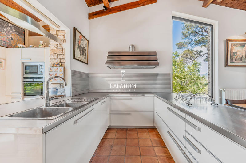 Maison ancienne - 235 m² - 8 pièces