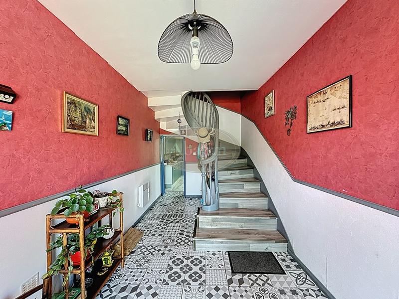 Maison - 350 m² - 12 pièces