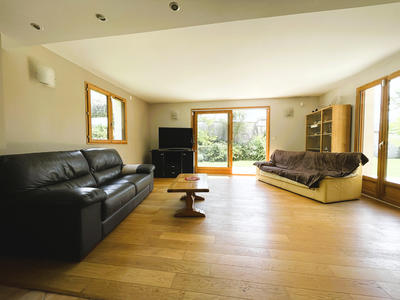 Maison traditionnelle - 211 m² - 8 pièces