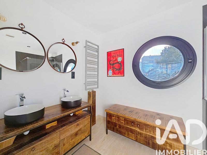 Maison - 180 m² - 7 pièces