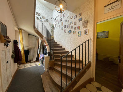 Maison - 230 m² - 8 pièces