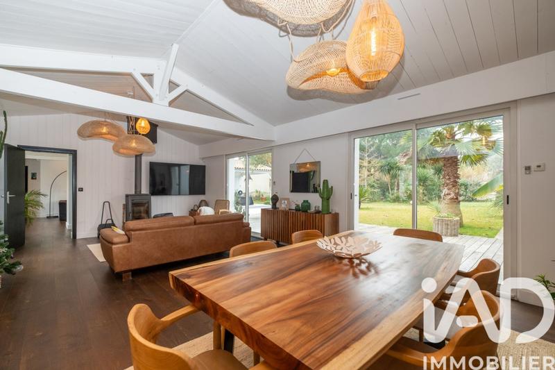 Maison - 205 m² - 6 pièces