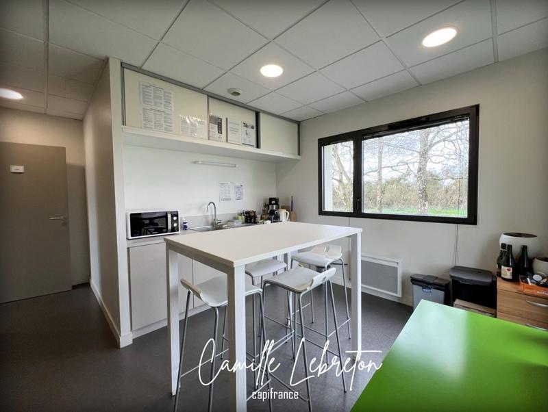 Bureau - 137 m² - 3 pièces