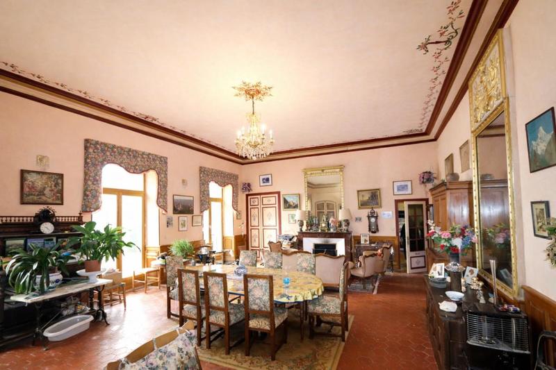 Demeure - 695 m² - 26 pièces