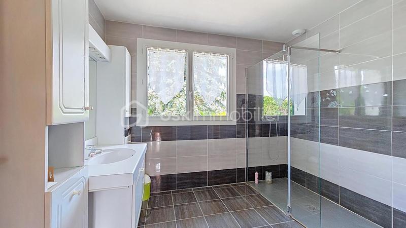 Propriété - 170 m² - 7 pièces