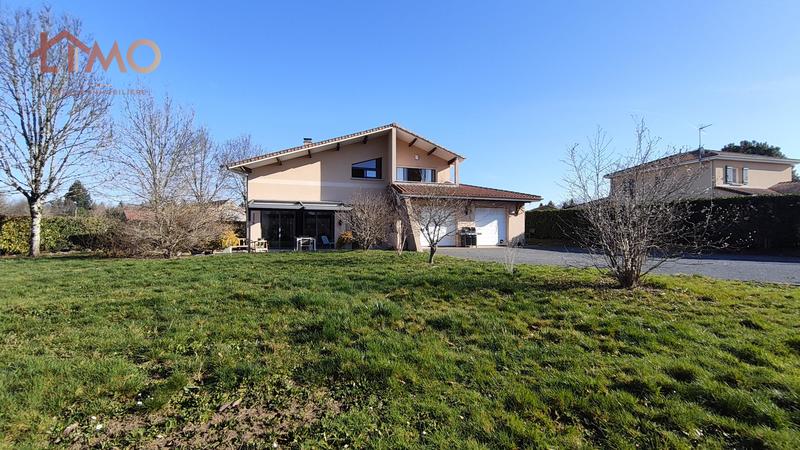 Maison traditionnelle - 170 m² - 6 pièces