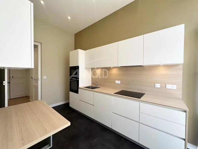 Appartement - 156 m² - 6 pièces