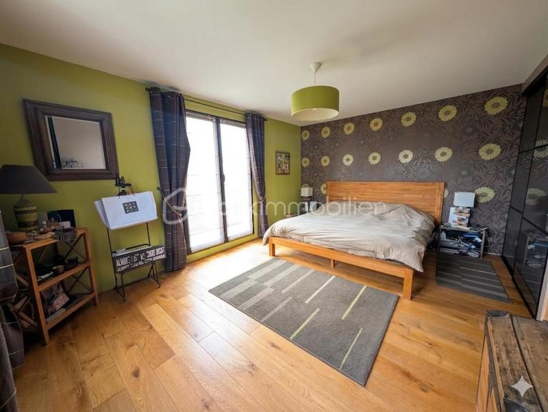 Demeure - 165 m² - 8 pièces