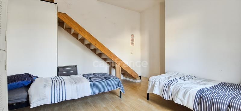 Maison - 262 m² - 14 pièces