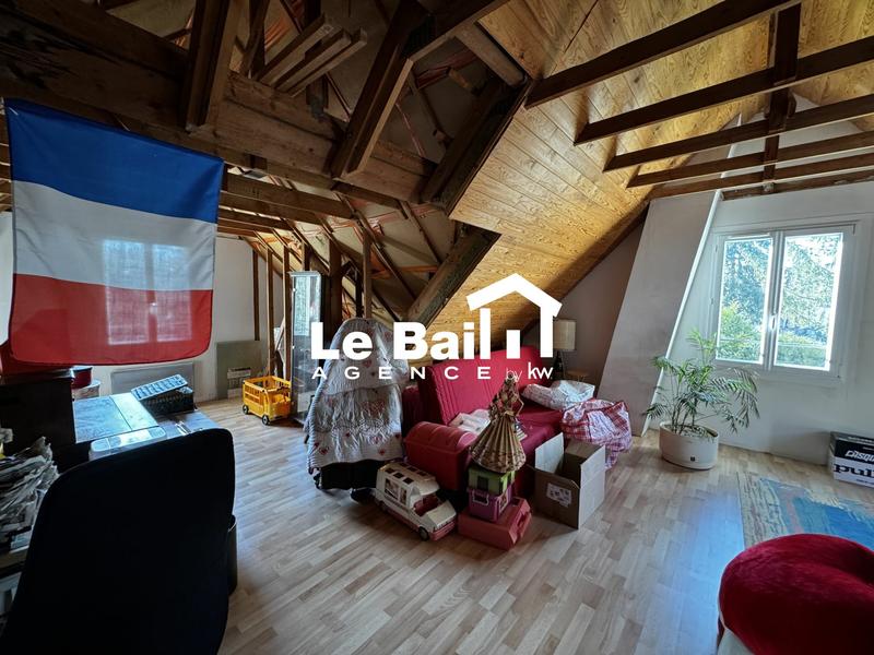 Maison - 160 m² - 8 pièces