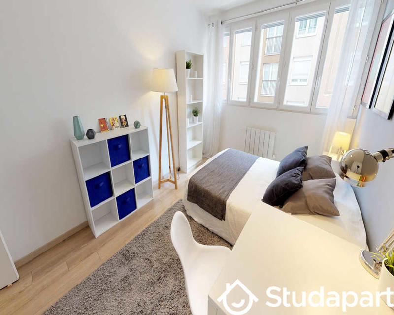 Chambre - 70 m² - 1 pièce