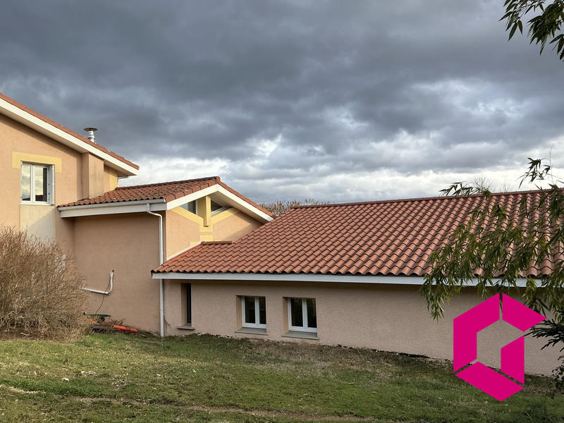 Maison ancienne - 290 m² - 8 pièces