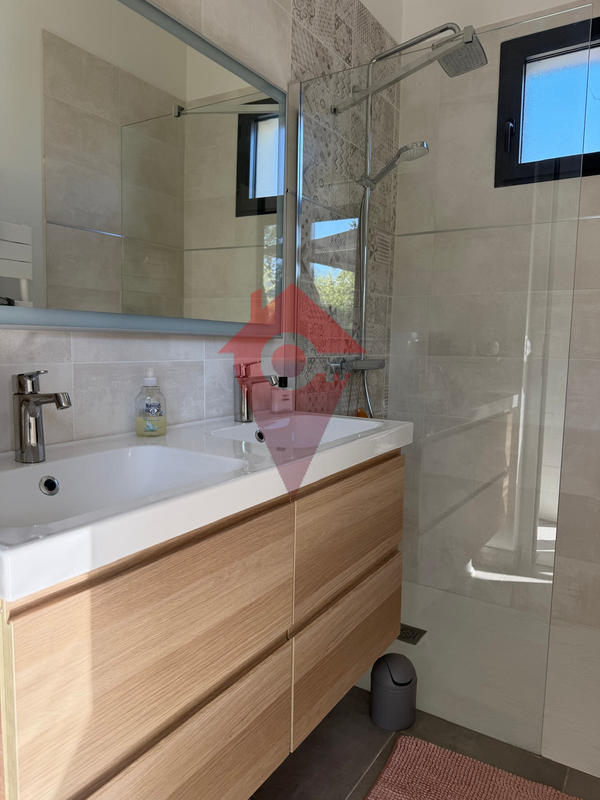 Maison - 212 m² - 7 pièces