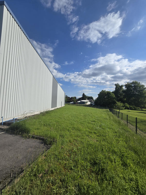 Entrepôt - 1 240 m²
