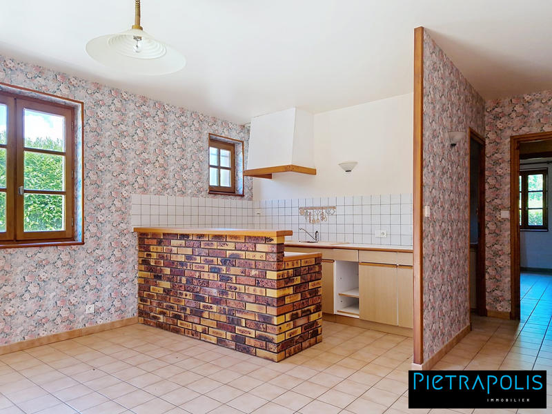 Maison traditionnelle - 222 m² - 8 pièces