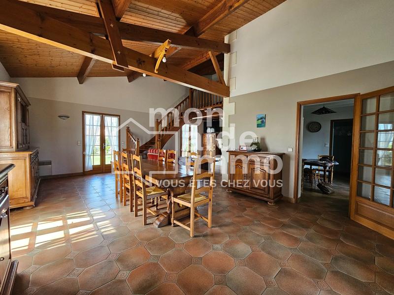 Maison - 276 m² - 7 pièces