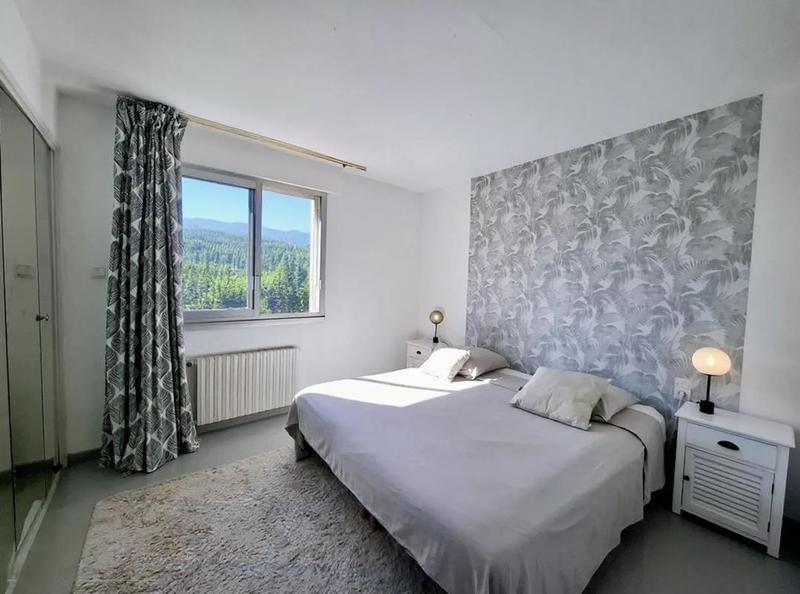 Maison - 212 m² - 9 pièces