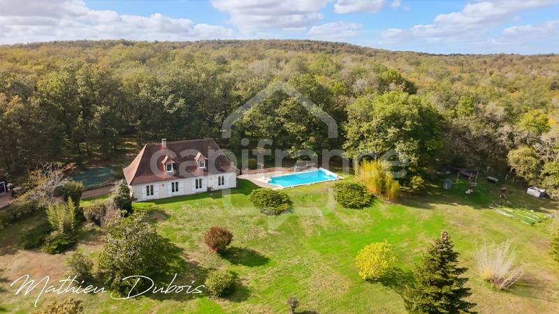 Maison - 204 m² - 7 pièces