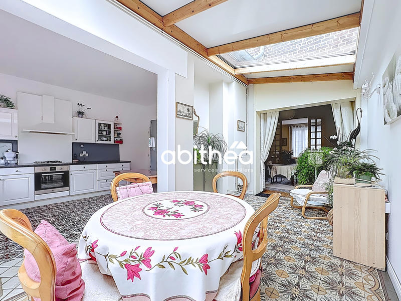 Maison - 186 m² - 6 pièces