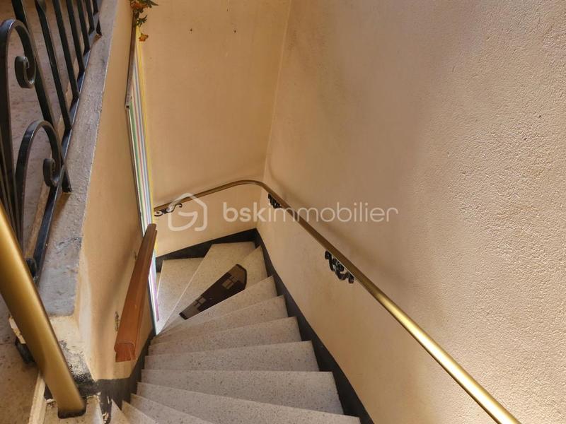 Maison - 210 m² - 9 pièces