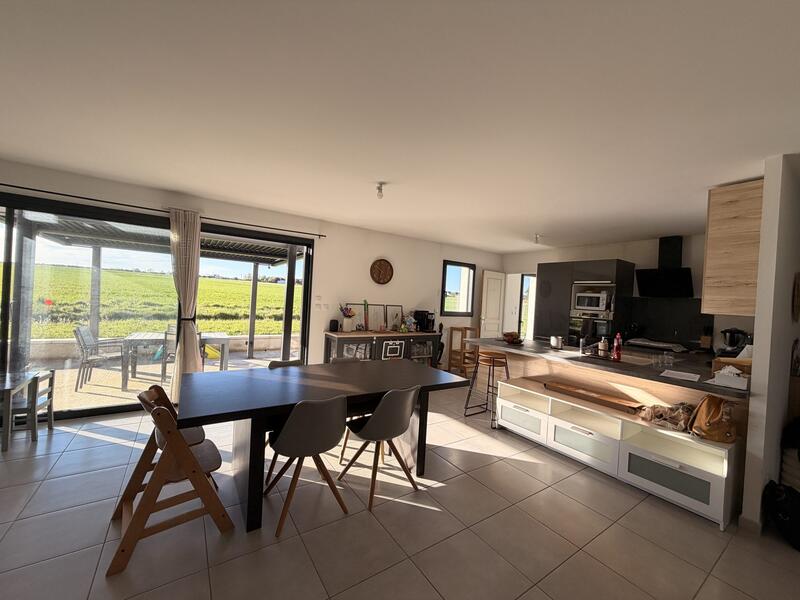 Maison - 93 m² - 4 pièces