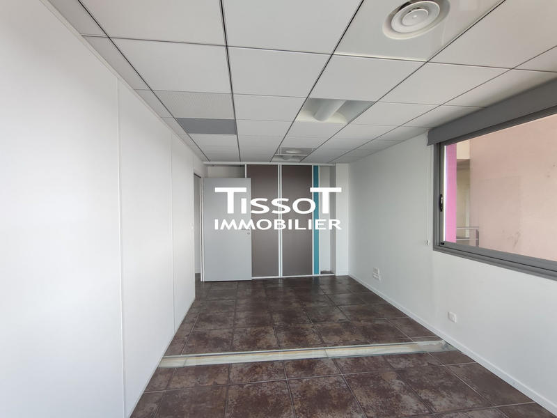 Bureau - 157 m² - 1 pièce