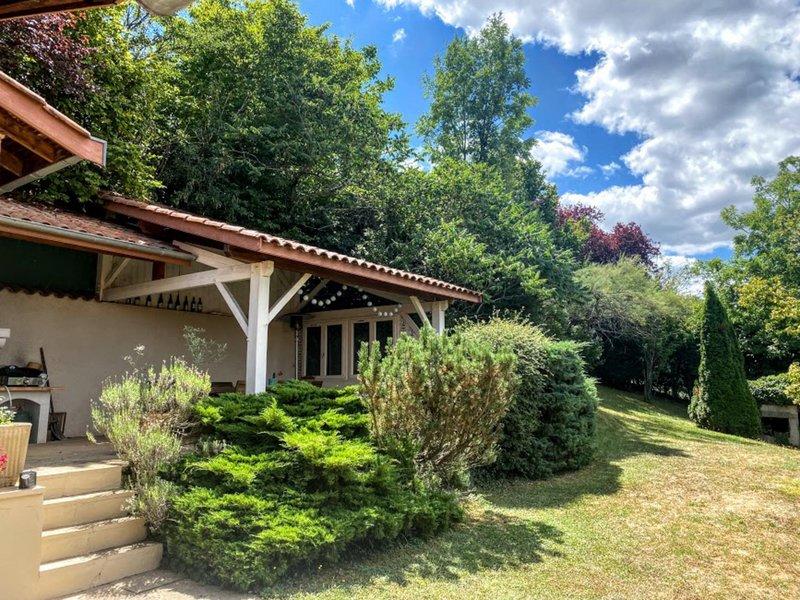 Maison - 200 m² - 6 pièces