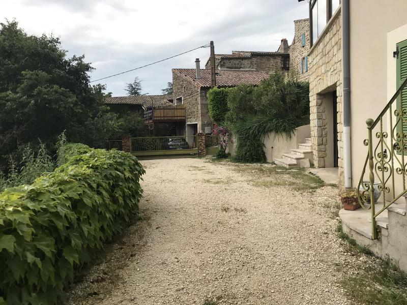 Maison traditionnelle - 180 m² - 6 pièces