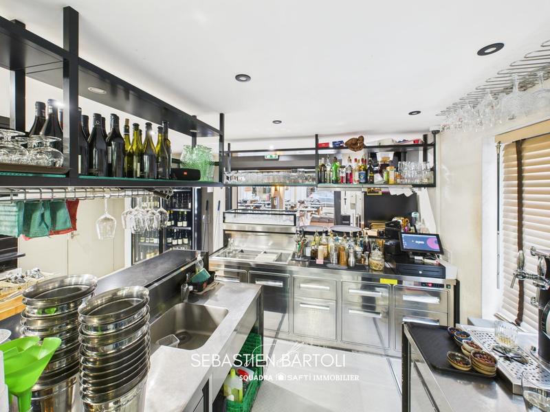 Local commercial - 219 m²