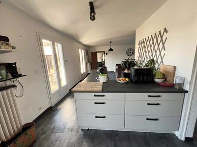 Maison - 230 m² - 9 pièces