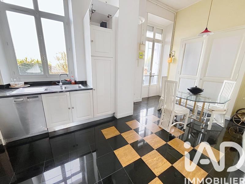 Appartement - 206 m² - 7 pièces