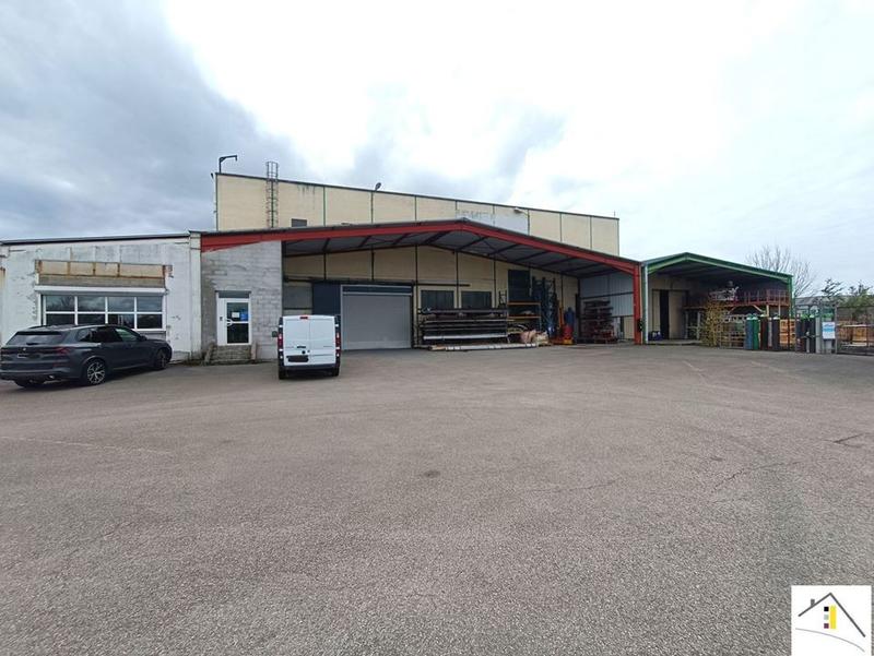 Local commercial - 5 100 m² - 8 pièces