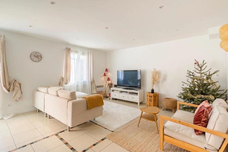 Maison - 110 m² - 6 pièces