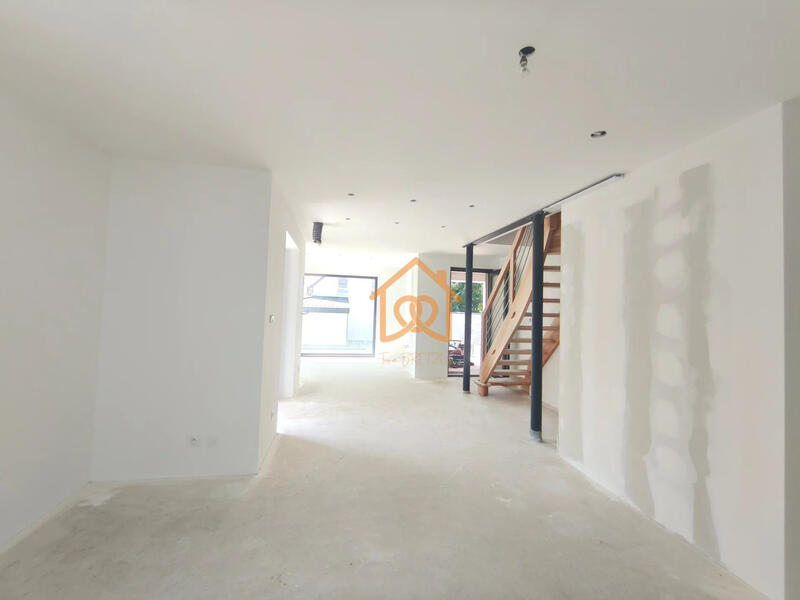 Appartement - 120 m² - 5 pièces