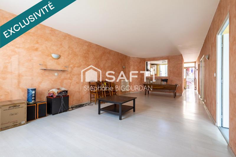 Appartement - 90 m² - 4 pièces