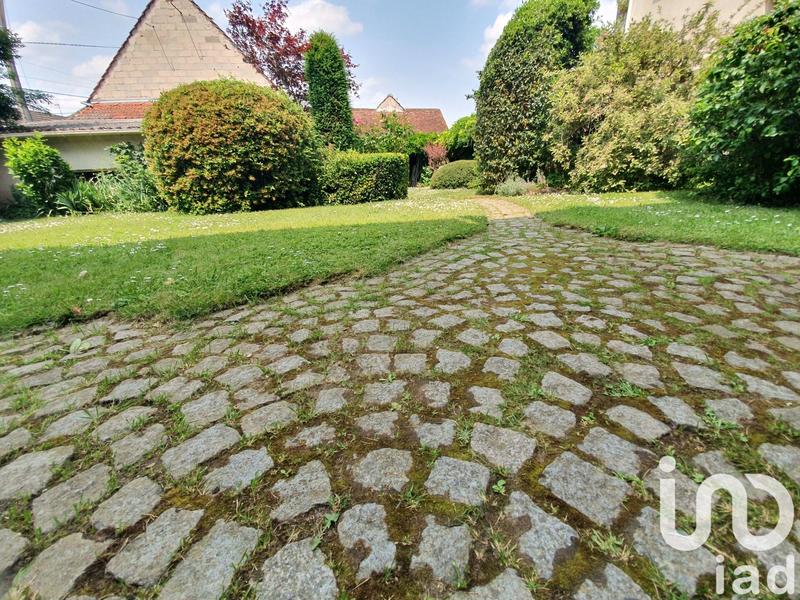 Maison - 213 m² - 8 pièces